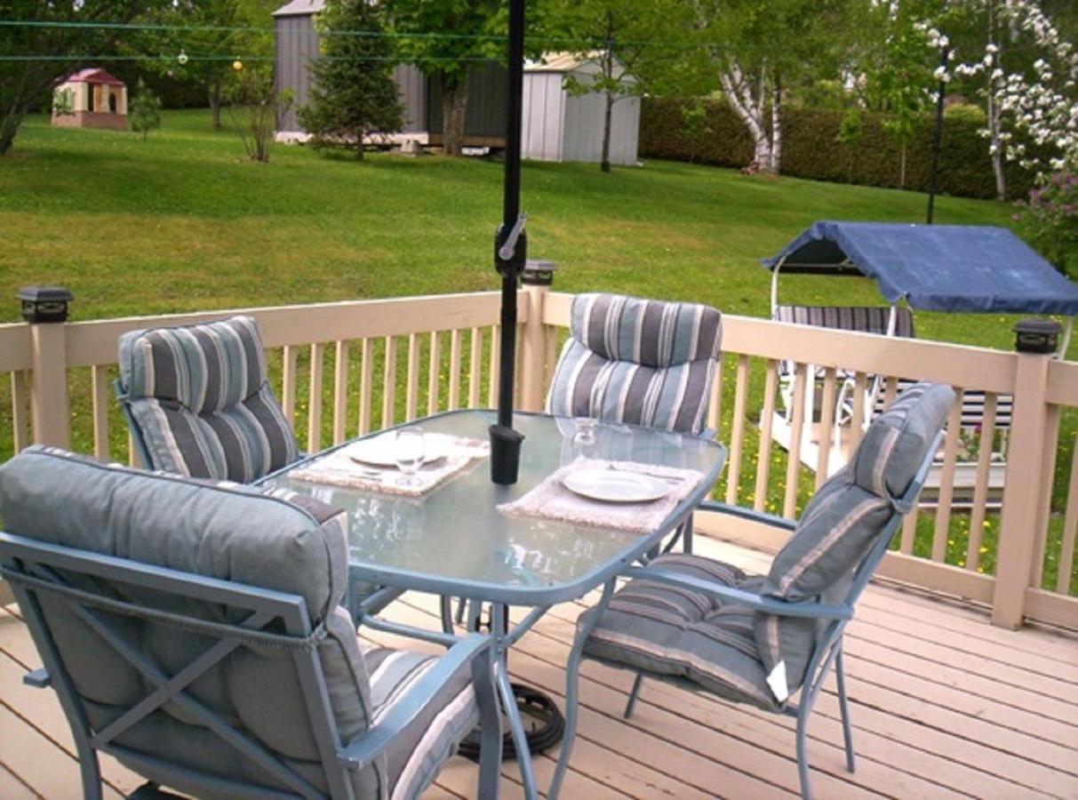 Gite Au P'Tit Bonheur B&B Coaticook Exterior photo