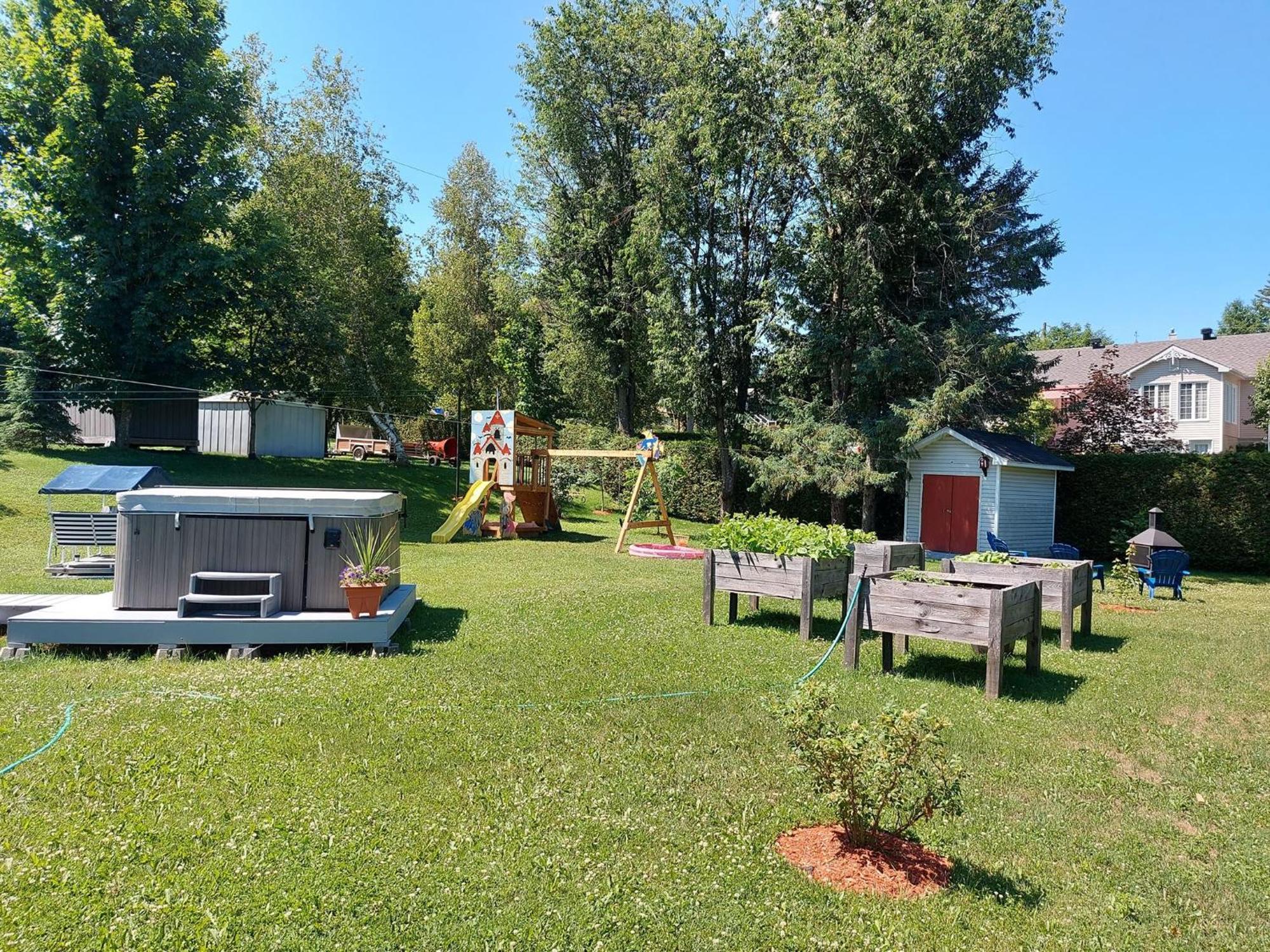 Gite Au P'Tit Bonheur B&B Coaticook Exterior photo